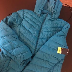 BRAND NEW WITH TAGS PUFFY COAT WITH HOOD